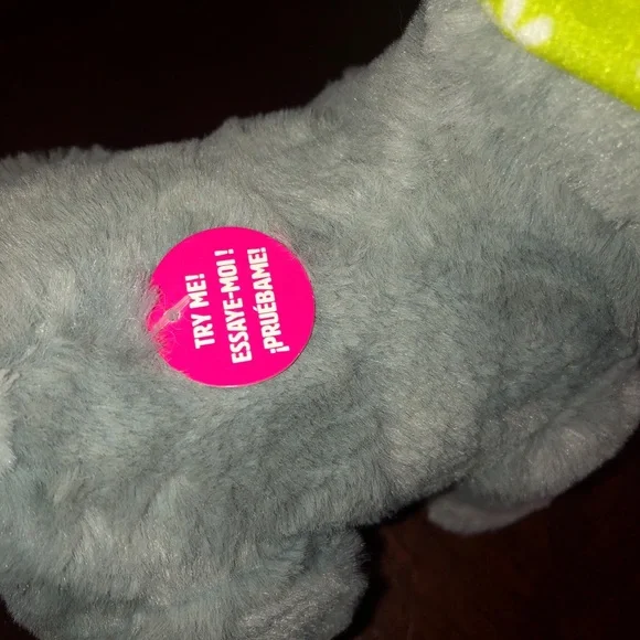 Furreal Daisy the yoga goat - Picture 10 of 11